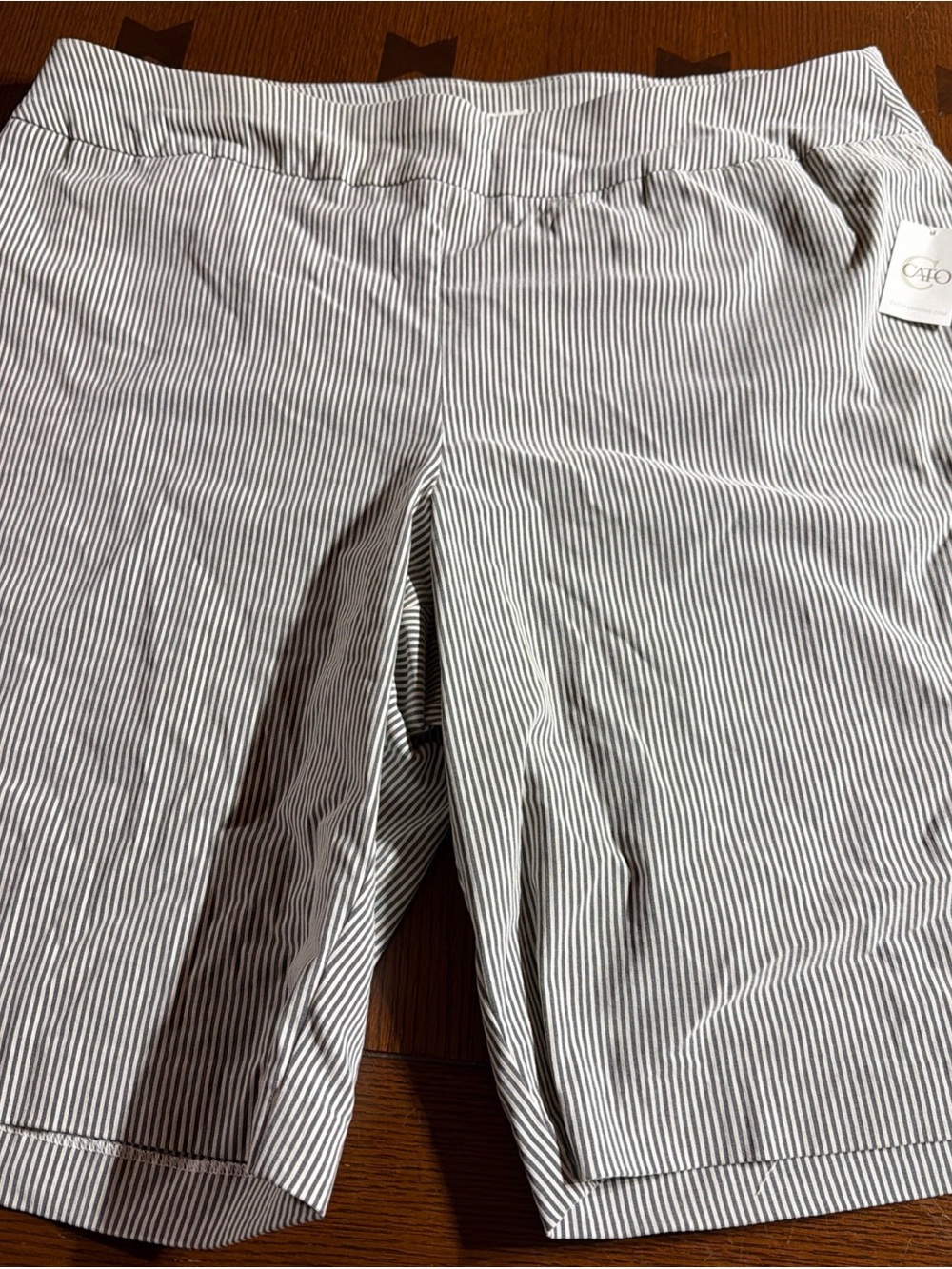 CATO Women’s Size 20W White & Gray Pinstripe Shorts